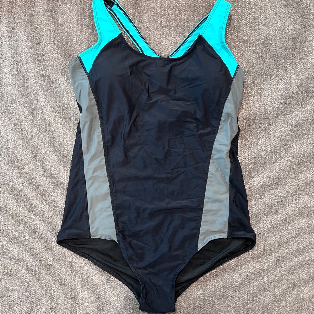 🍒Nice! One Piece Moderate Coverage Padded Swim Suit